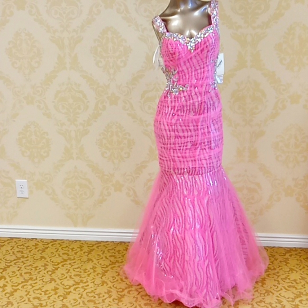 Nwt Partytime size 4 mermaid prom dress